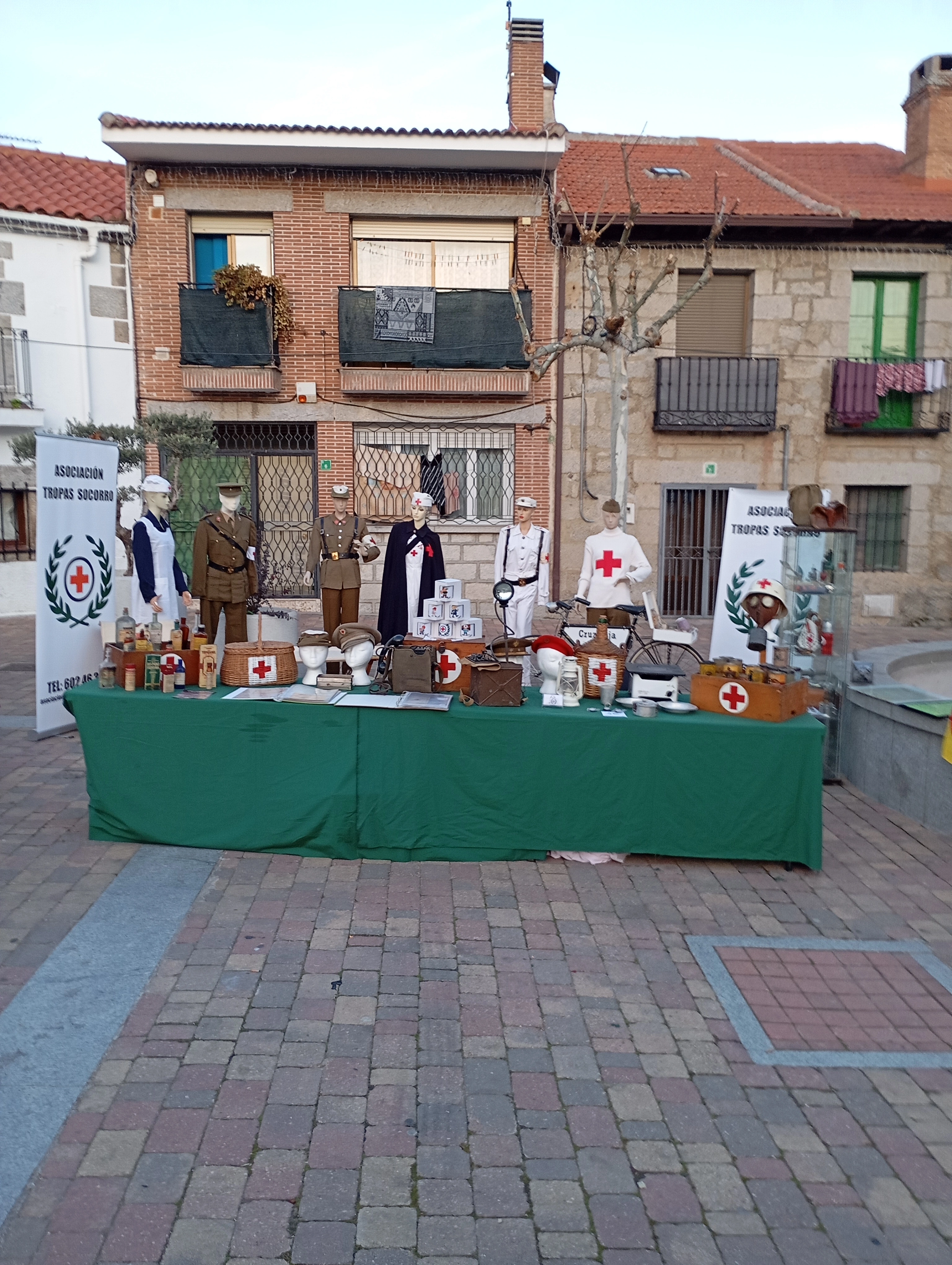Stand de la asociacion en Navalagamella en 2024
